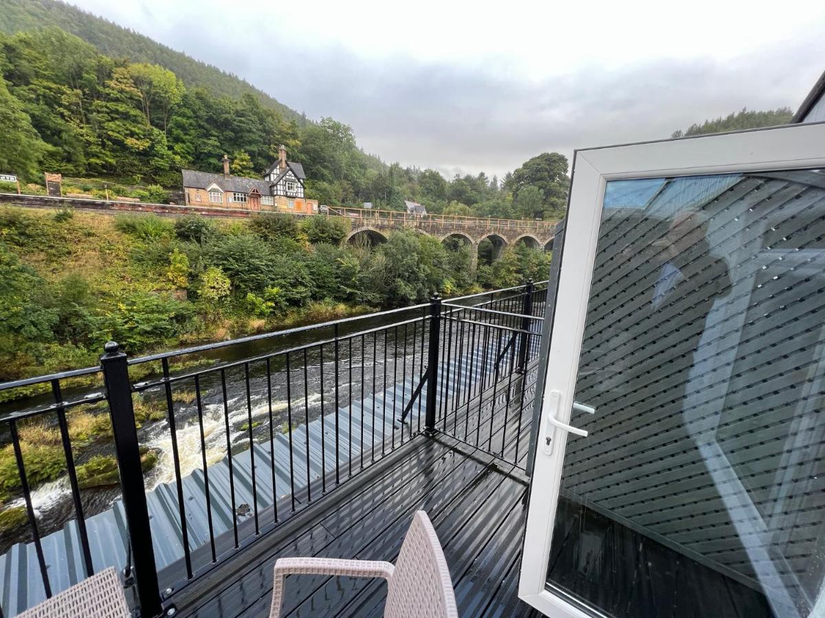 The Chainbridge Hotel Llangollen Esterno foto