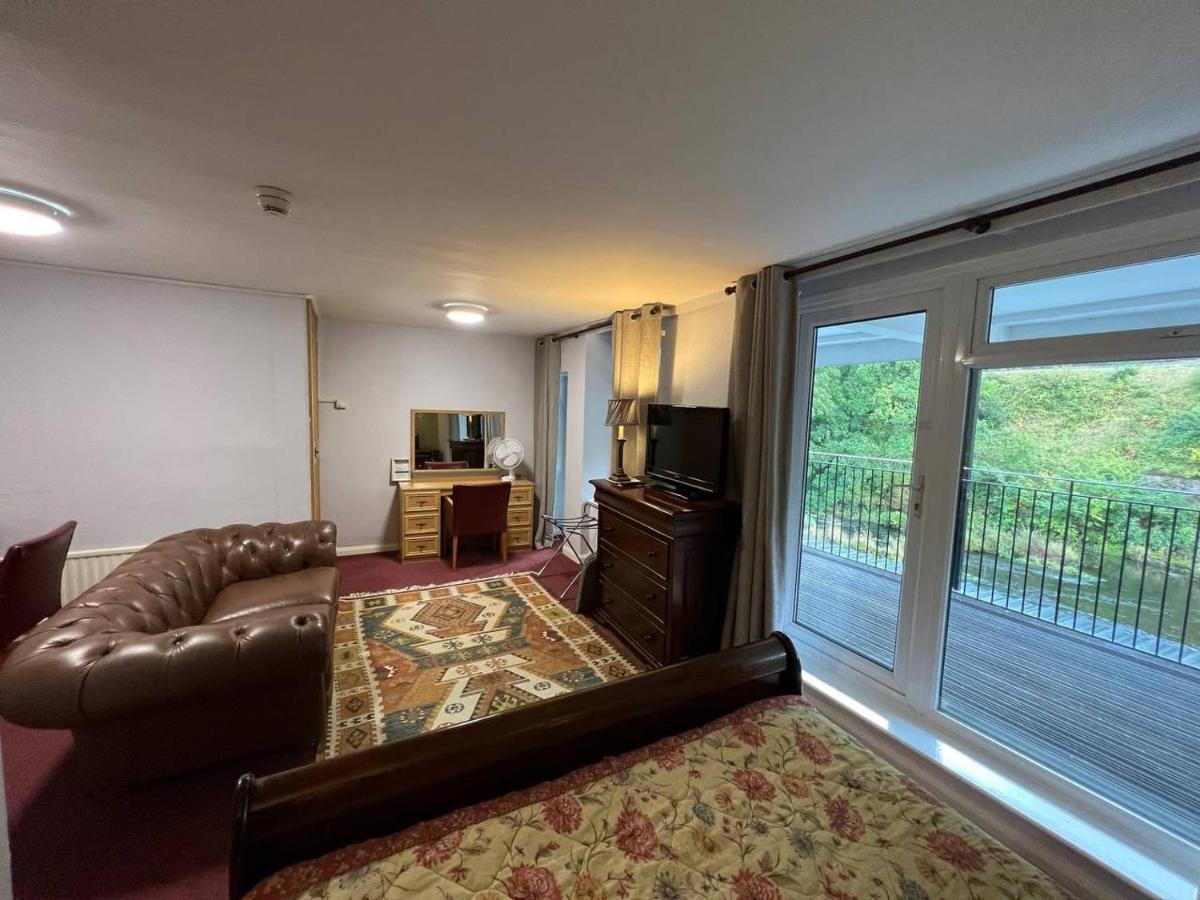 The Chainbridge Hotel Llangollen Esterno foto