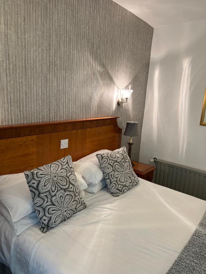 The Chainbridge Hotel Llangollen Esterno foto