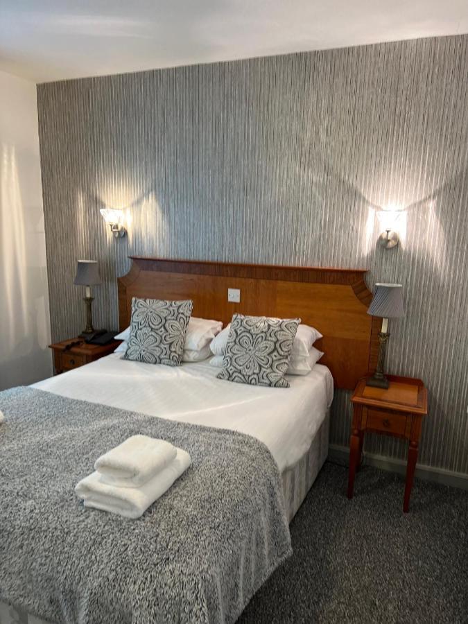 The Chainbridge Hotel Llangollen Esterno foto